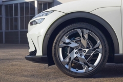 제네시스·BMW도 선택한 타이어 '미쉐린 프라이머시 투어 A/S'