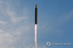 北, 日 통과 중거리 미사일 쏴···8개월만에 IRBM 발사