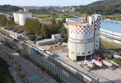 '시멘트 가격인상 반발' 레미콘, 조업중단 일단 유보
