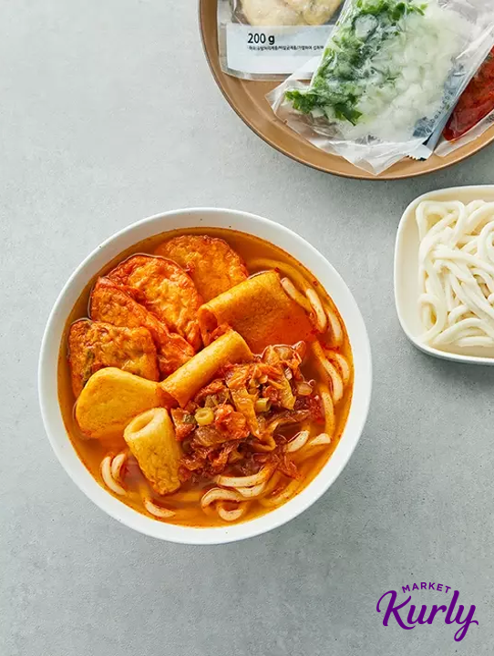 고래사어묵 김치우동전골/사진=마켓컬리 제공
