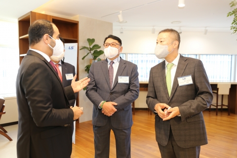 LS, 걸프협력회의 사업 협력 논의···구자은 "미래사업 파트너로 함께"