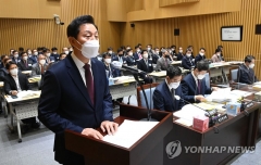 오세훈 "강남 중심으로 집값 더 떨어져야"