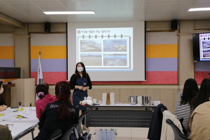 전남자연탐구원이 21일 장성 및 담양군 지역 초·중학교 학부모를 대상으로 2차 자연생태체험교실을 운영하고 있다.