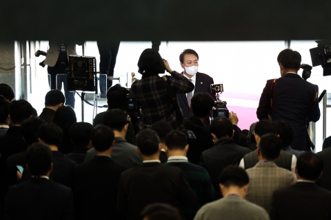 윤 대통령, 옐런 장관 'IRA 시행' 언급에 &quot;더 지켜보자&quot;