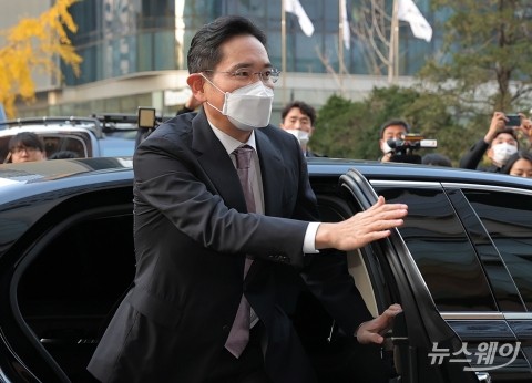 거물급 인사 연쇄 회동한 이재용, 연말 '아시아' 챙긴다