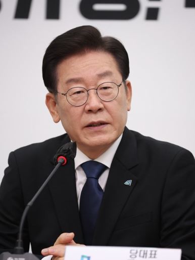 이재명 &quot;윤 대통령 동남아 순방, 빈손 외교 넘어 아무 실익도 없어&quot;
