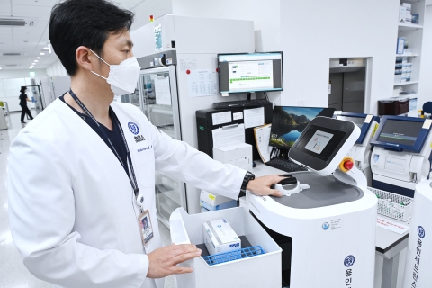 용인세브란스병원 등장한 클로이···LG전자 '의료 로봇' 강화