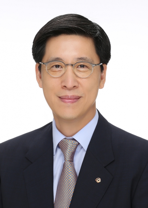 김은수 갤러리아百 대표, 이탈리아 친선훈장·기사 작위 수여