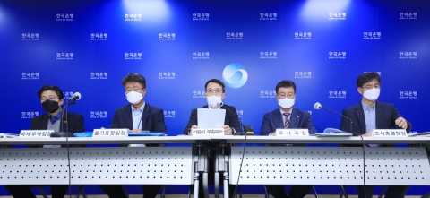 한은, 내년 경제성장률 1.7%로 낮춰···&quot;잠재성장률 하회&quot;(종합)