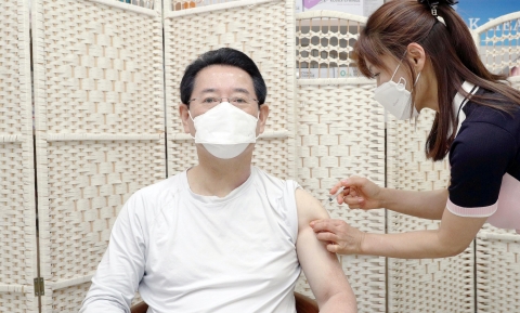 김영록 전남도지사, 동절기 코로나19 추가접종 참여 호소