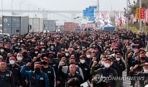 화물연대 파업에 산업 현장 피해 본격화···오는 28일 노정 첫 교섭(종합)