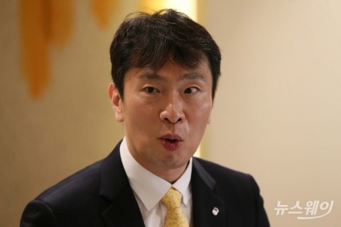 이복현 금감원장, '관치 논란'에···&quot;CEO리스크 관리는 금융당국의 책무&quot;