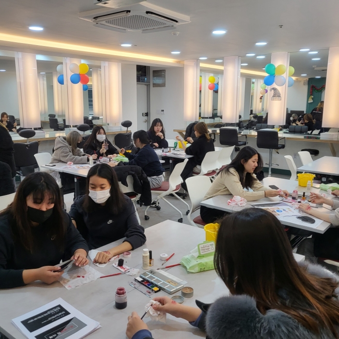 전주기전대학 산학협력단이 23일 2022학년도 수능이후 프로그램을 진행하고 있다.