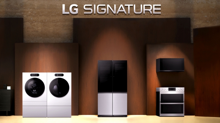 LG전자가 CES 2023에서 공개하는 초프리미엄 LG 시그니처 2세대 제품들. 왼쪽부터 세탁기, 건조기, 듀얼 인스타뷰 냉장고, 후드 겸용 전자레인지(위), 더블 슬라이드인 오븐(아래). 사진=LG전자 제공