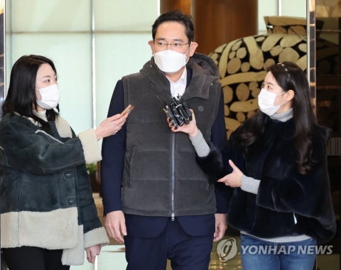 中 찾은 이재용, '반도체법' 묘수 들고올까