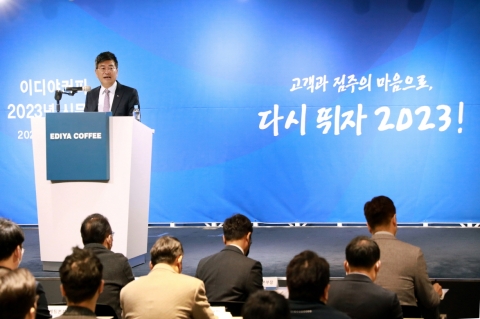 이디야커피, 문창기 단독대표 체제로···권익범 대표 퇴임