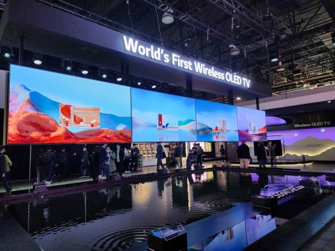 &quot;선 없는 TV부터 미니멀 가전까지&quot; 미리 엿본 LG전자 부스