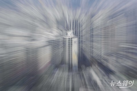 &quot;같은 아파트인데 호가차가 억대&quot;···끝 날 줄 모르는 '바닥 논쟁'