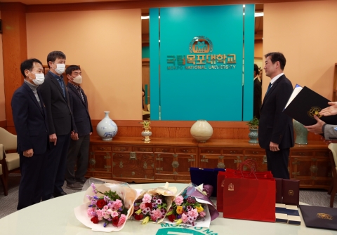 목포대, 2022년 12월 말 퇴직자 훈·포장 전수식 개최