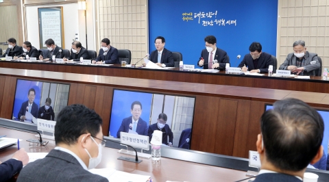 김영록 전남도지사 &quot;정부 새 정책 꼼꼼히 살펴 선제 대응&quot;