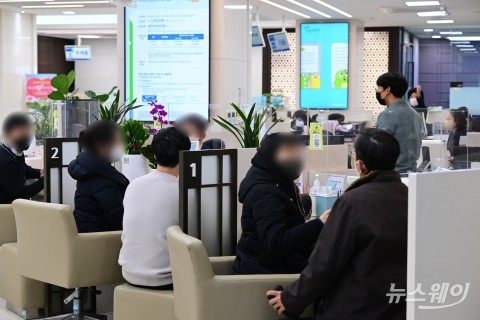 '금리 6%' 청년도약계좌, 출시 이틀만에 16만명 몰려
