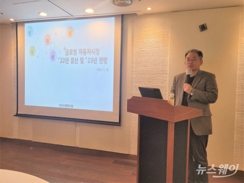완성차업체 수익성 둔화 우려···돌파구는 '전기차·자율주행'