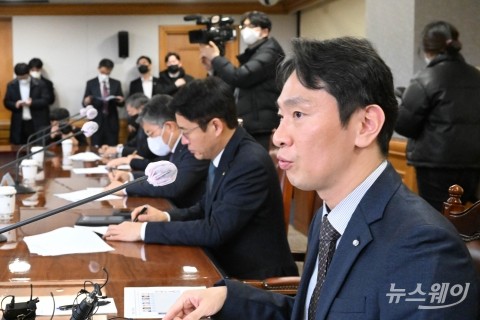 제4 인터넷은행 탄력 받나···이복현 '과점 타파' 선언 파장 
