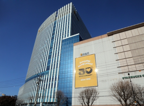 '30살' 이마트, 일년 내내 고객 감사 전한다