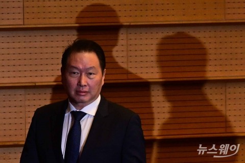  최태원 대한상의 회장, "올해 국·내외 경제 어두워"···"중장기적 성장 기반 마련해야"