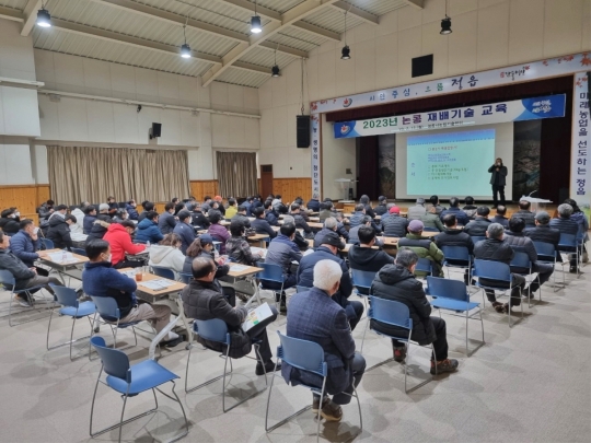 정읍시, '논콩 재배 기술 교육' 모습