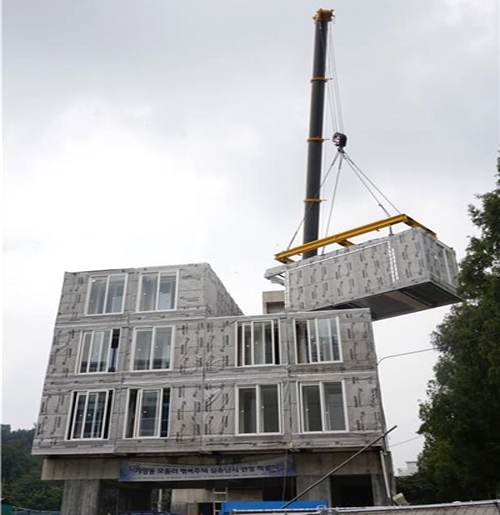 서울 가양동에 지은 모듈러주택 시공모습. 사진=한국건설기술연구원