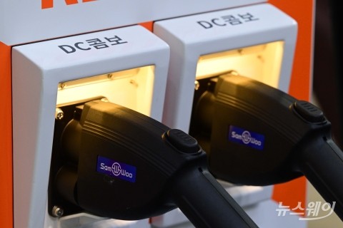 국내 전기차 충전기, 누적 24만기 돌파···매년 꾸준히 늘어