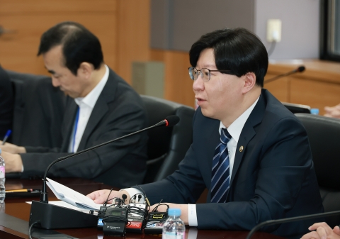 금융위, 은행 임직원 성과급 환수 방안 마련한다