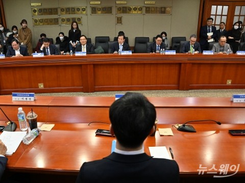 이복현, 자산운용업계 만나 "책임투자 통해 질적성장 고민할 때"