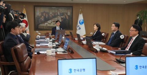 &quot;연내 금리 인하 없다&quot;는 美 연준···한은도 '긴축 장기화'