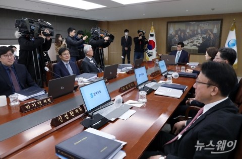 한은, 올해 경제성장률 1.6%···소비자물가 상승률 3.5%(1보)