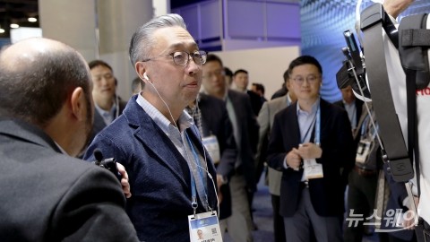 신사업 찾는 두산 박지원, '로봇·AI·모빌리티'에 관심