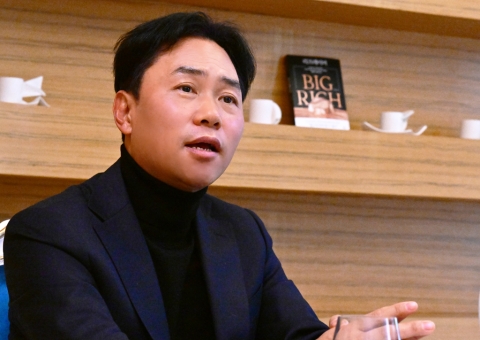 &quot;이재용 회장도 빈살만 구두 봐야하는 이유&quot;···'리프레이머' 저자 케이영 인터뷰