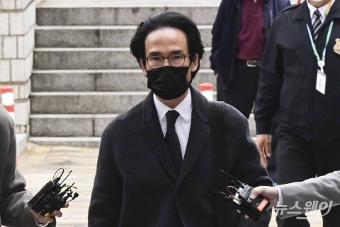 조현범 회장 &quot;형제끼리 대화 통해 오해 풀어야···아버지 건강한 상태&quot;