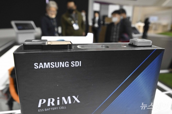 삼성SDI의 PRIMX 배터리가 15일 오후 서울 강남구 코엑스에서 열린 인터배터리 2023 개막식에 전시돼 있다. 사진=강민석 기자 kms@newsway.co.kr