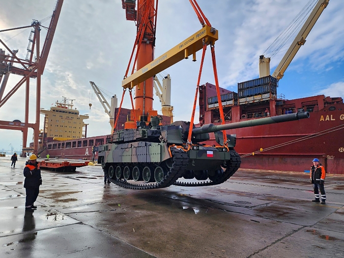 폴란드 그드니아 항구에 도착한 K2 전차의 모습. 사진제공=현대로템