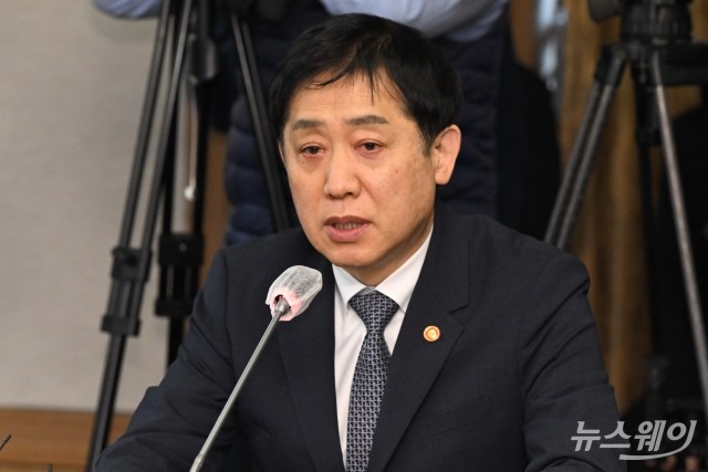 김주현 "PF 리스크 해소에 은행권 역할 필요"