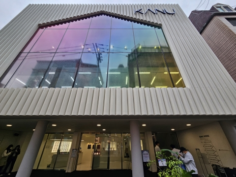 캡슐로 내려 마시는 카페?···성수동 '카누하우스' 가보니