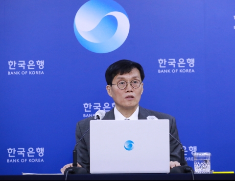 이창용 한은 총재 &quot;금리 인하 시장 기대감 과도···물가 안정 최우선&quot;