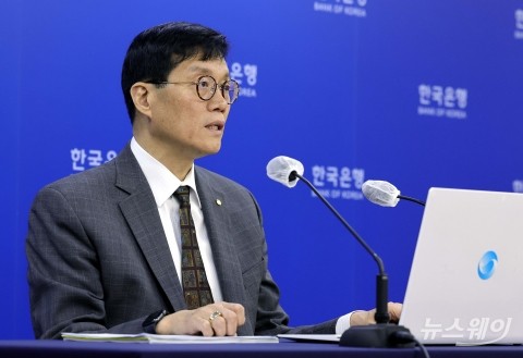 이창용 취임 1년, 직설화법 '한은사(寺)' 변화 불렀다