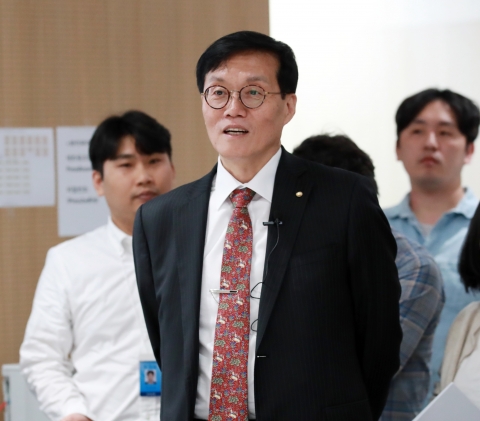 이창용 한은 총재 &quot;정부와 일하면 비둘기 프레임에서 벗어나야&quot;