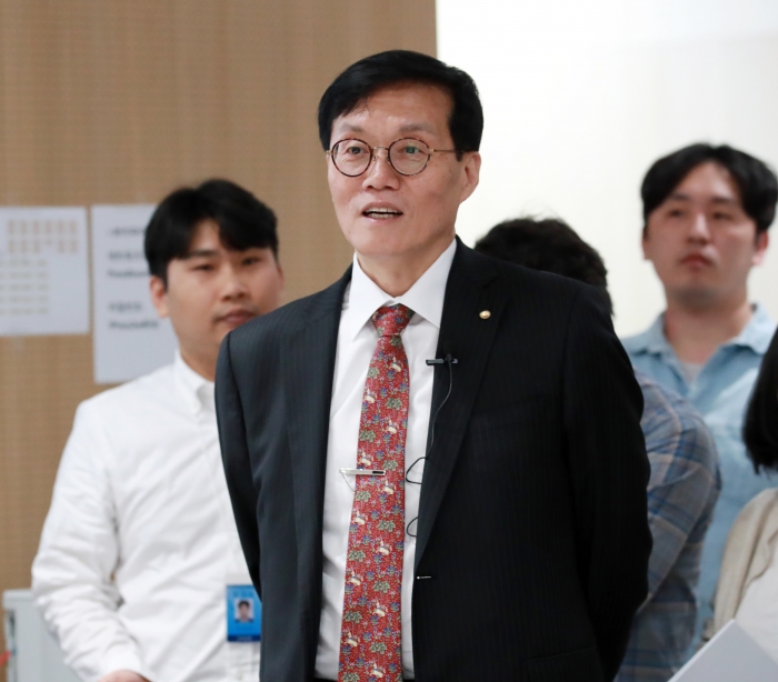 이창용 한국은행 총재가 24일 본부 재입주 기념 기자실을 방문해 기자간담회를 가졌다. 사진=한국은행 제공