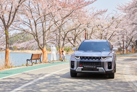 봄나들이철 주목받는 KG모빌리티 SUV···&quot;캠핑에 딱이네&quot;