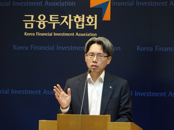 9일 금융투자협회는 타깃데이트펀드(TDF)로 운용되는 연금자산이 올해 1분기를 기점으로 10조원을 돌파했다고 밝혔다. 이날 문유성 금융투자협회 연금부장이 여의도 금융투자협회 기자실에서 브리핑을 진행하고 있다. 사진=금융투자협회 제공