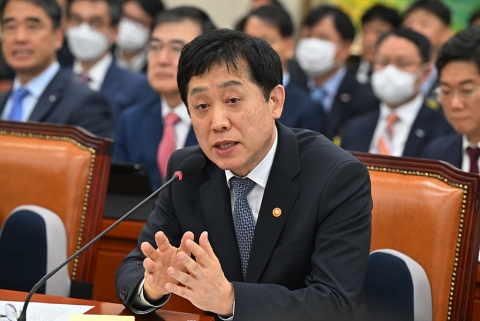 김주현 금융위원장 &quot;SG발 주가조작, 언론 통해 제보받아&quot;